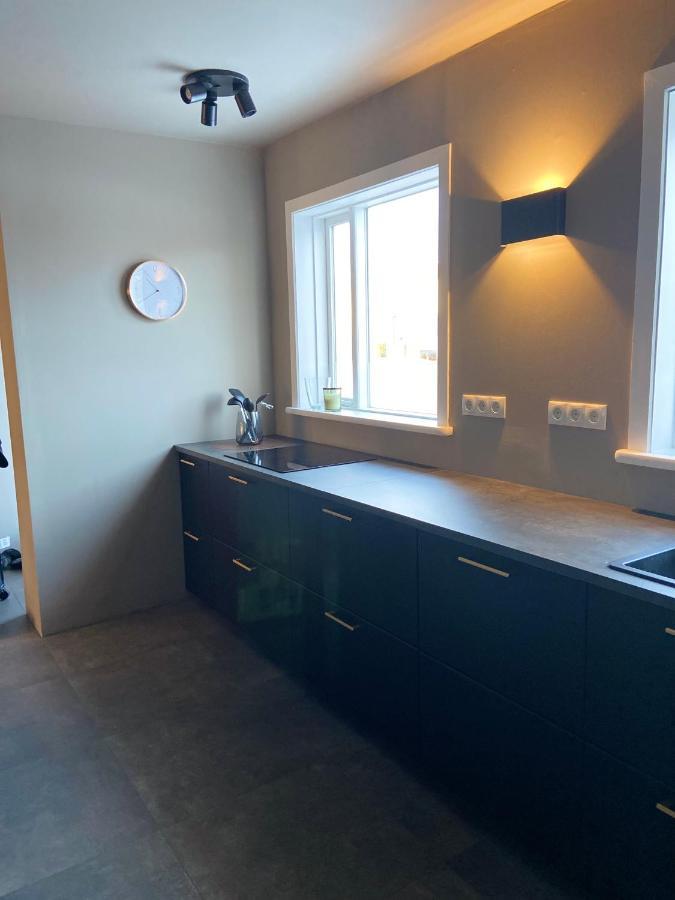 آكيورِيْري Perfectly Located 3 Bedroom Design Apartment المظهر الخارجي الصورة