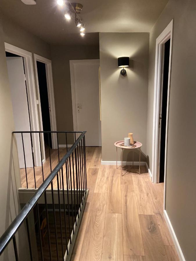 آكيورِيْري Perfectly Located 3 Bedroom Design Apartment المظهر الخارجي الصورة