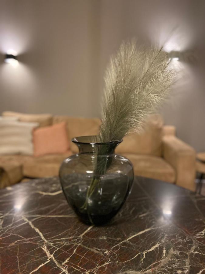 آكيورِيْري Perfectly Located 3 Bedroom Design Apartment المظهر الخارجي الصورة