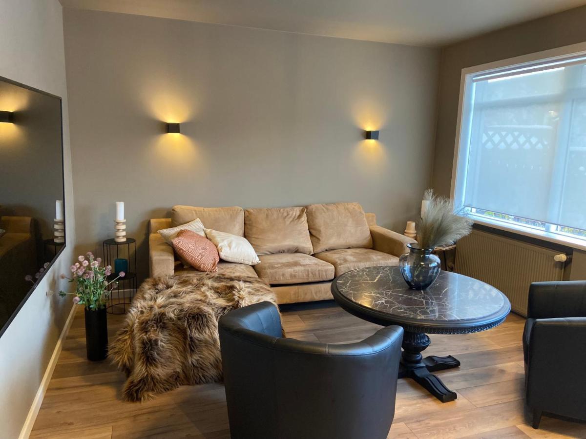 آكيورِيْري Perfectly Located 3 Bedroom Design Apartment المظهر الخارجي الصورة